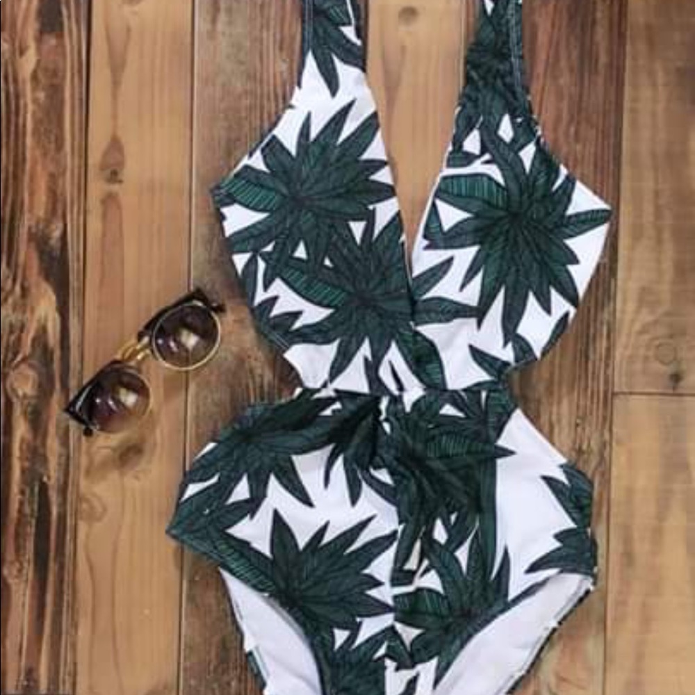 Leaf print one piece swimsuit!!
